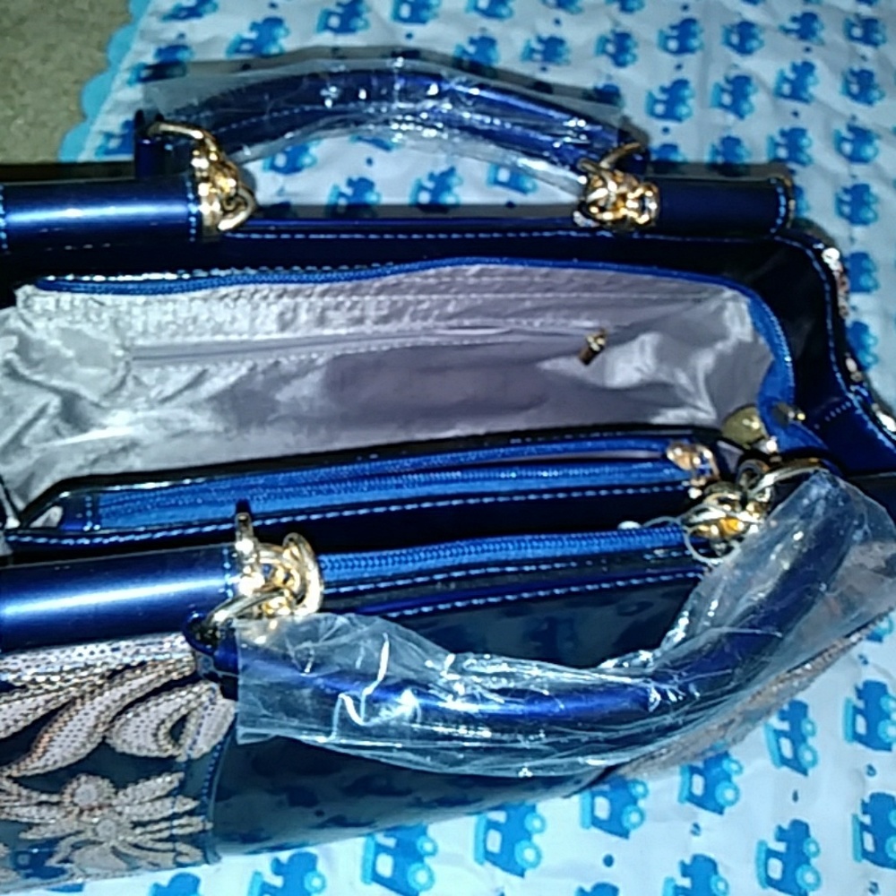 Purse - Picture 6 of 7